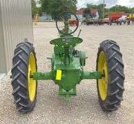 John Deere H tractor