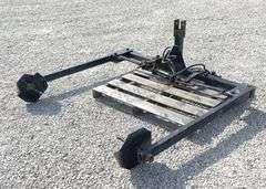 3-point bale unroller w/ squeeze cylinder