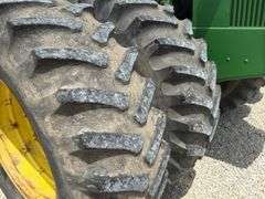 John Deere 8640 4-wheel drive tractor