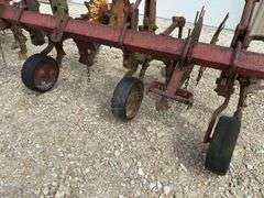 IH 6-row 3-point cultivator