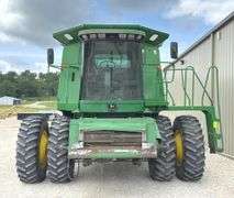 John Deere 9500 4x4 combine