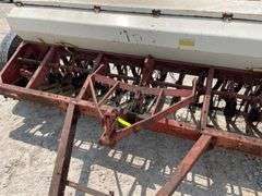 International 10 9' grain drill