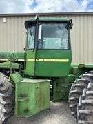 John Deere 8640 4-wheel drive tractor
