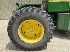 John Deere 8640 4-wheel drive tractor