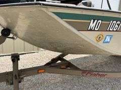 2000 Fisher 17 Dominator aluminum fishing boat