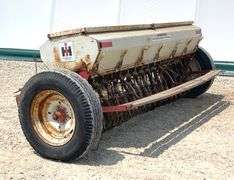 International 10 9' grain drill