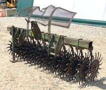 John Deere 7' 3-point rotary hoe