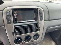 2004 Ford Explorer XLT 4x4 SUV