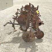 IH 6-row 3-point cultivator