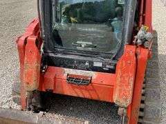 Kubota SVL75-2 skid steer loader