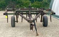 Oliver 466 9' chisel plow