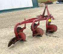 Dearborn 3-12" 3-point plow w/ coulters