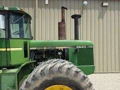 John Deere 8640 4-wheel drive tractor