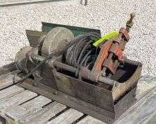 Toledo 999 pipe threader w/ dies, 110 volts