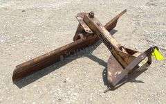 Rhino 7' 3-point grader blade, blade is bent