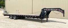 2009 PJ 30' flatbed gooseneck trailer