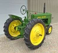 John Deere H tractor