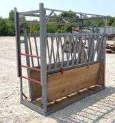 Rebuilt cattle squeeze chute w/ head catch gate