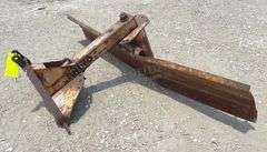 Rhino 7' 3-point grader blade, blade is bent