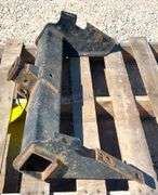 2" V5 receiver hitch off of 1999 GM K series truck