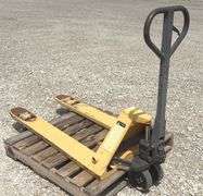 Uline H-1043 pallet jack