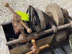 Toledo 999 pipe threader w/ dies, 110 volts