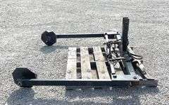 3-point bale unroller w/ squeeze cylinder