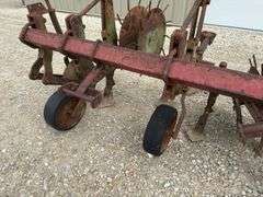 IH 6-row 3-point cultivator