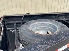 2009 PJ 30' flatbed gooseneck trailer