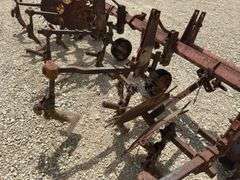 IH 6-row 3-point cultivator