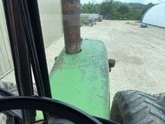 John Deere 8640 4-wheel drive tractor