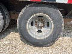 2009 PJ 30' flatbed gooseneck trailer