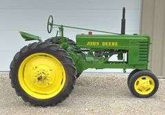 John Deere H tractor