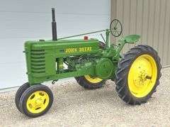 John Deere H tractor