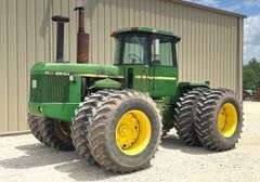 John Deere 8640 4-wheel drive tractor