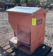 Smidley hog feeder