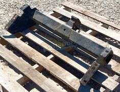 2" V5 receiver hitch off of 1999 GM K series truck