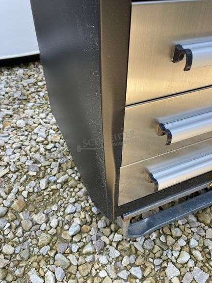 Unused 10' toolbox workbench, slight transport damage