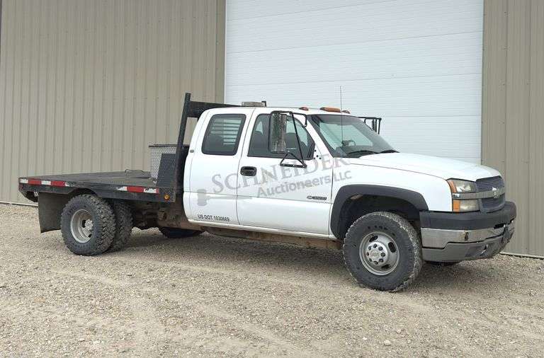 2003 Chevrolet 3500 extended cab 4x4 flatbed