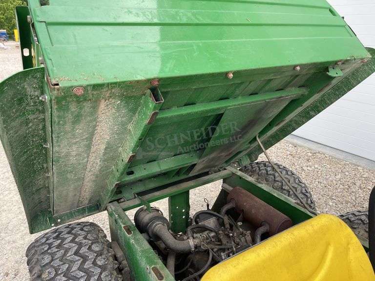 John Deere Gator 6x4 UTV