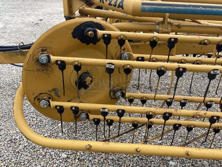 Vermeer R-23A V-hay rake