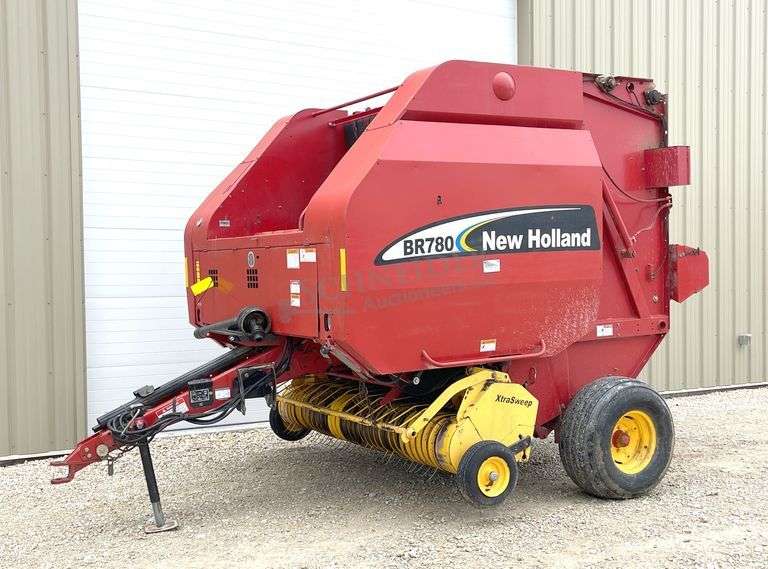 New Holland BR780 round baler