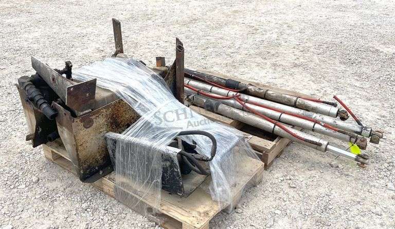 2 electric drive hydraulic pumps w/ tank & cylinders