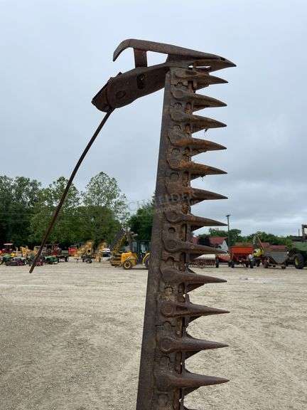 Massey Ferguson 7' 3-point sickle mower