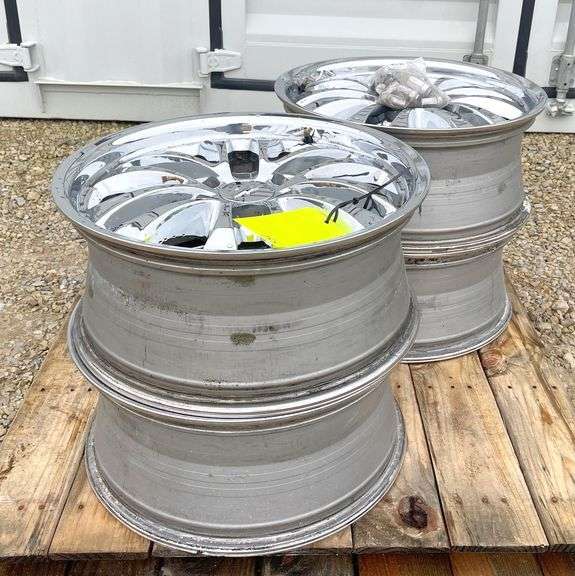 4-Chevrolet 20" aluminum rims