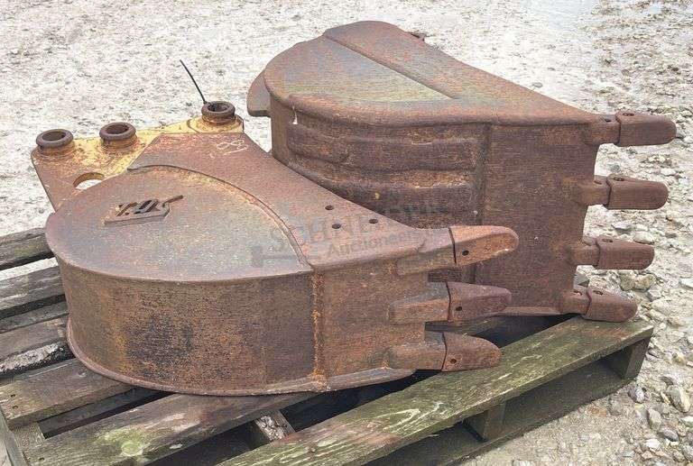 12" & 18" excavator buckets