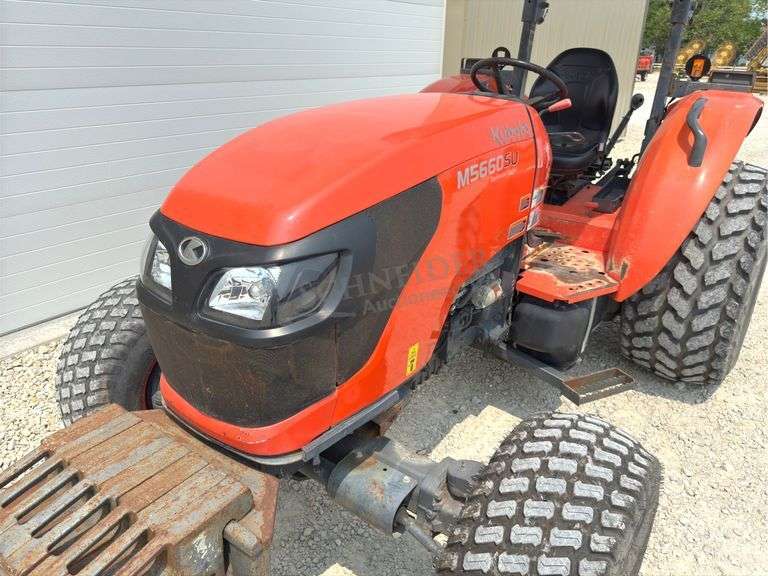 2016 Kubota M5660 tractor