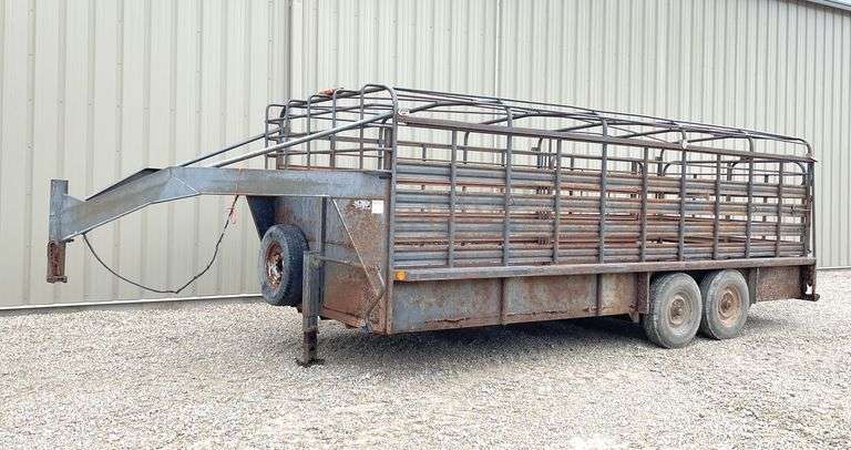 1992 Coose 20' gooseneck stock trailer