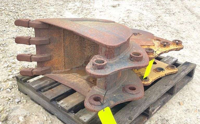 12" & 18" excavator buckets