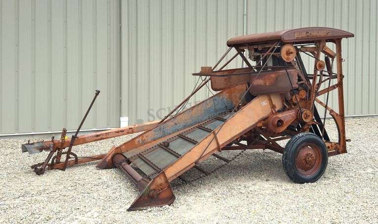 Allis Chalmers roto-baler small round baler